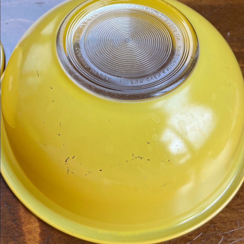3- Pyrex Vintage Mixing Bowls Yellow Clear Bottoms - Picture 16 of 16